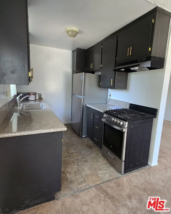 2219 S Crenshaw Boulevard 5