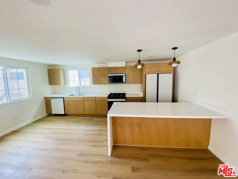 1000 S Sherbourne Drive 1010