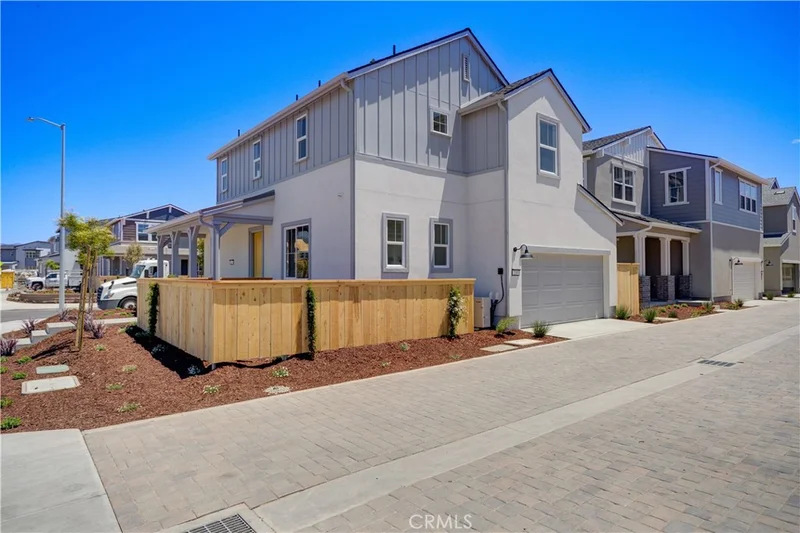 219 Kitty Hawk Court photo 2