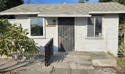 2716 COLUMBINE ST.