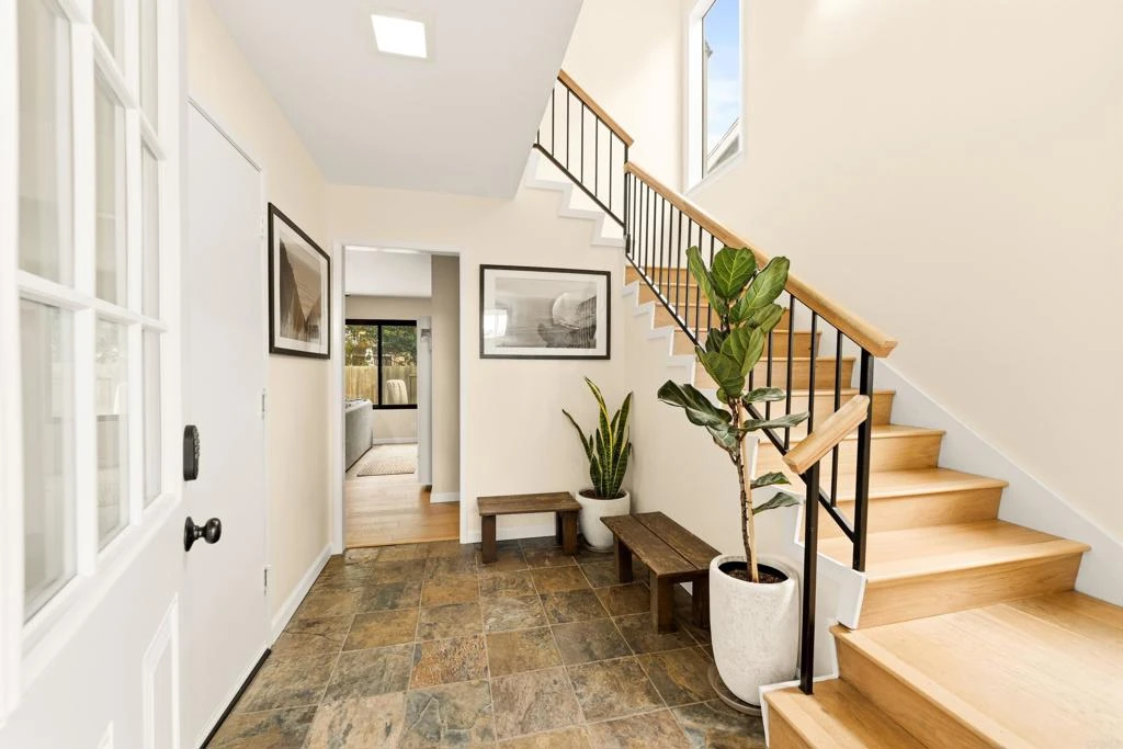 Interior 3