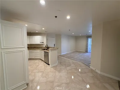 653 Oak Run Trail 305 photo 2