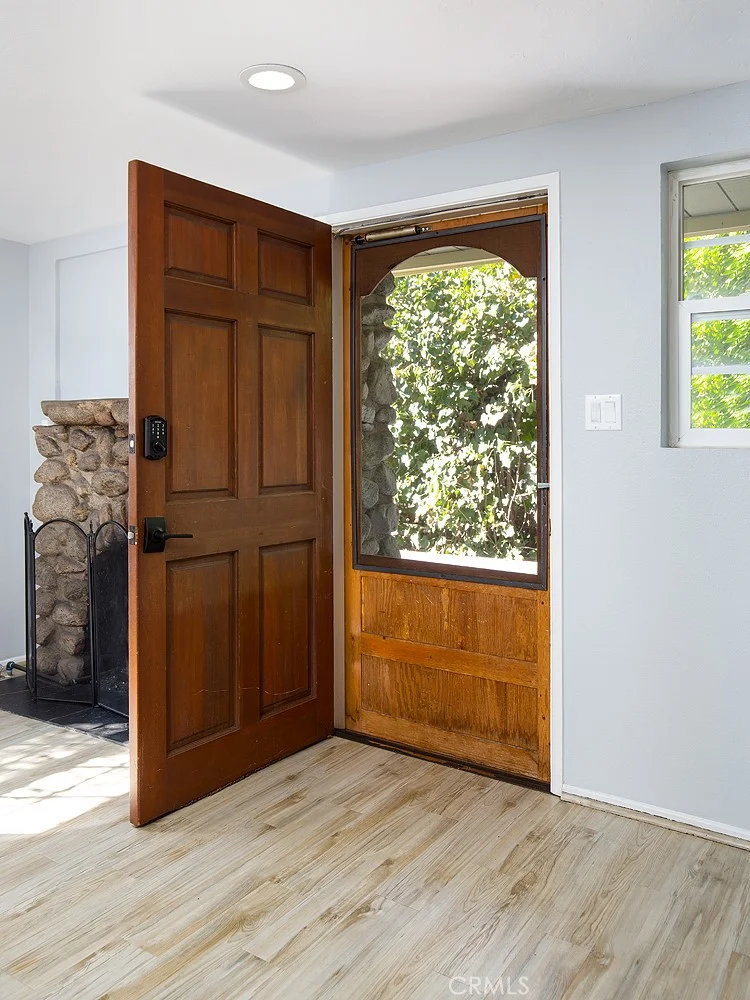 487 Sturtevant Drive photo 2