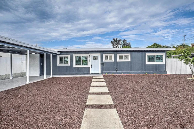 935 Cuyamaca Ave photo 2