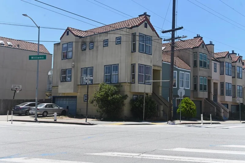 Photo 2 of 2505 Newhall Street