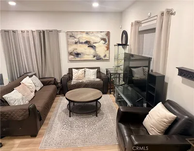 8554 Burnet photo 2