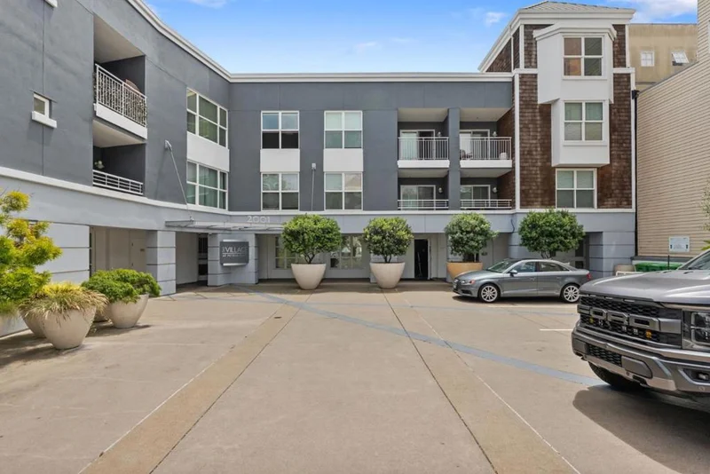 2001 Mcallister Street 112