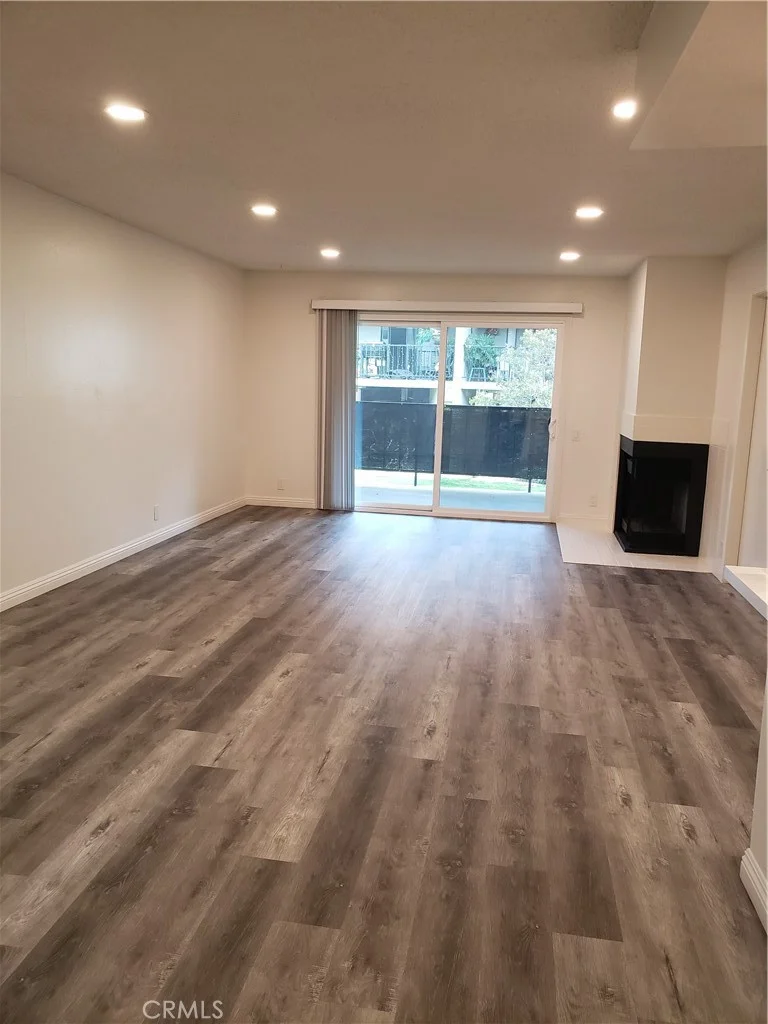 254 E Fern Avenue 106 photo 2