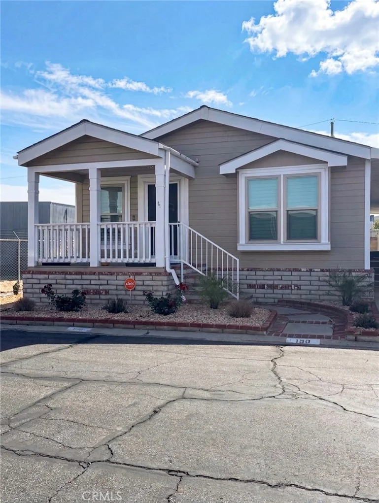 2205 W Acacia 190