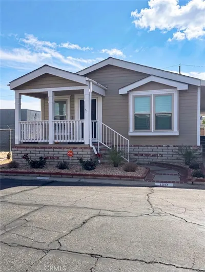 2205 W Acacia 190