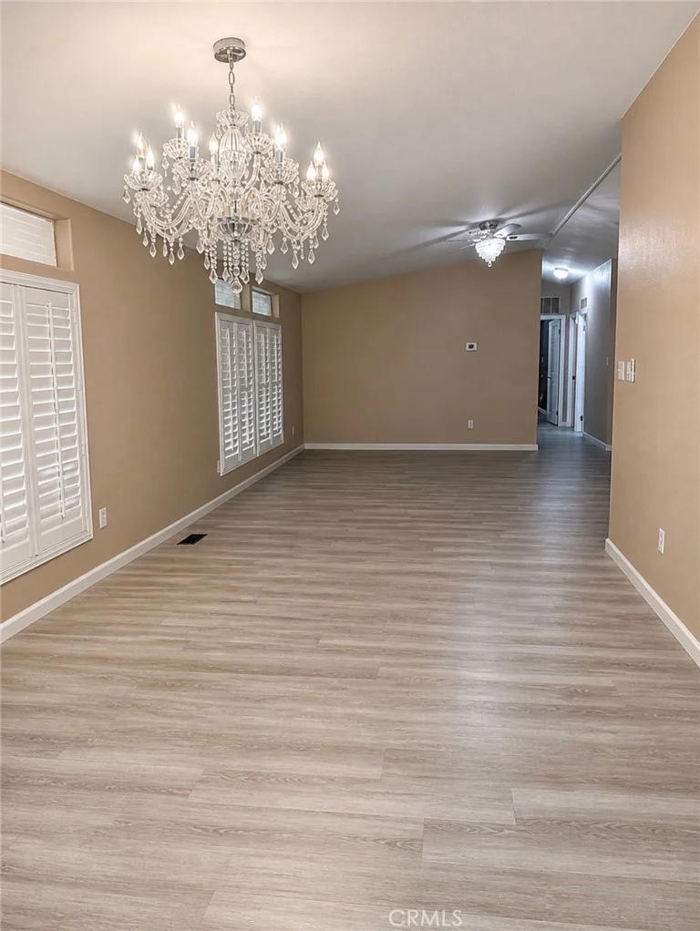 2205 W Acacia 190 photo 2