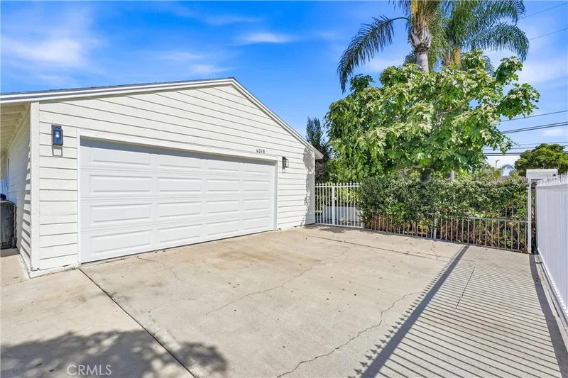 4318 W Mcfadden Avenue