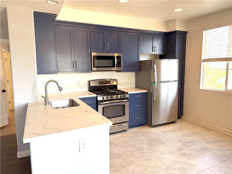 360 W Avenue 26 237 photo 2