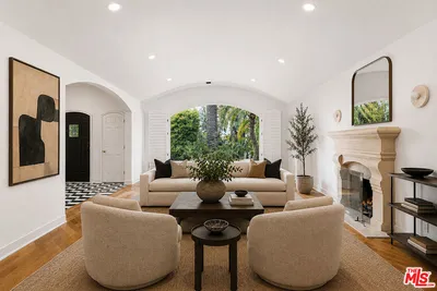 1200 N Doheny Drive photo 2