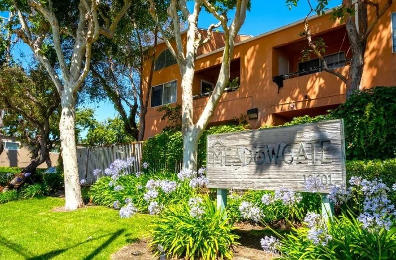 12601 Van Nuys #241