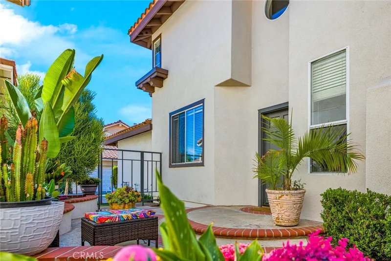Photo 2 of 7 Via Encanto