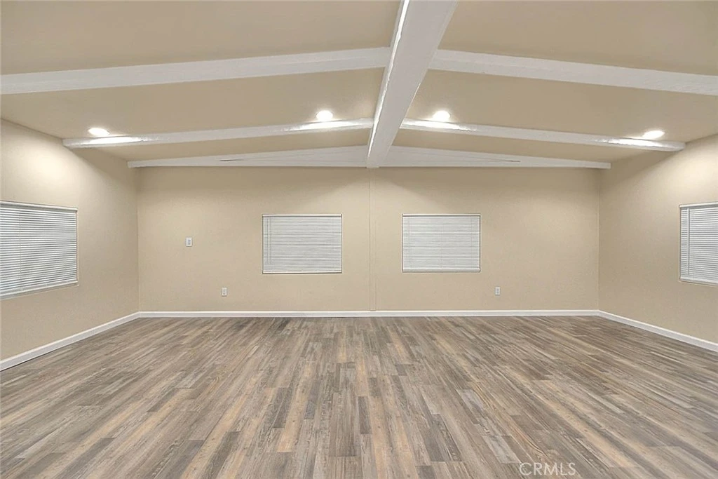 Interior 4