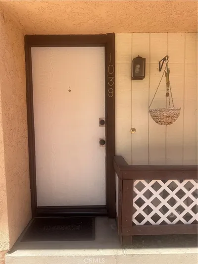 1039 Mount Olive Drive photo 2