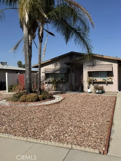 596 San Pasquel Street