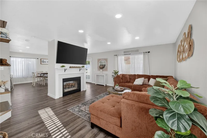 25595 Sierra Cadiz Court photo 2