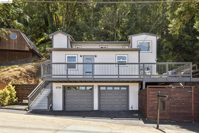 6756 Snake Road photo 2