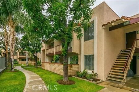 700 W La Veta Avenue R6, Orange, CA 92868