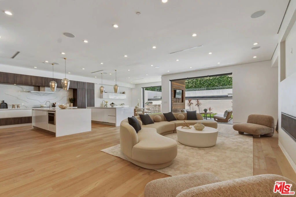 Interior 2