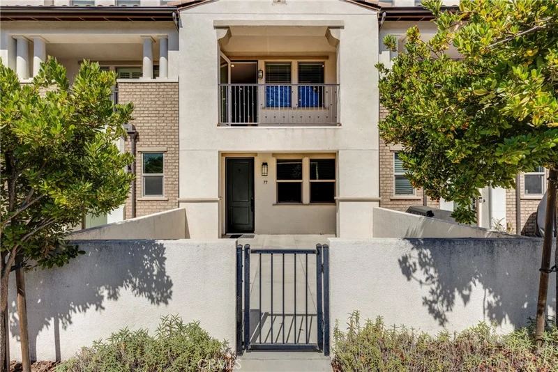 77 Jensen Court photo 2
