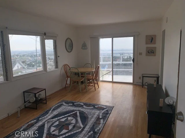 740 W 33rd