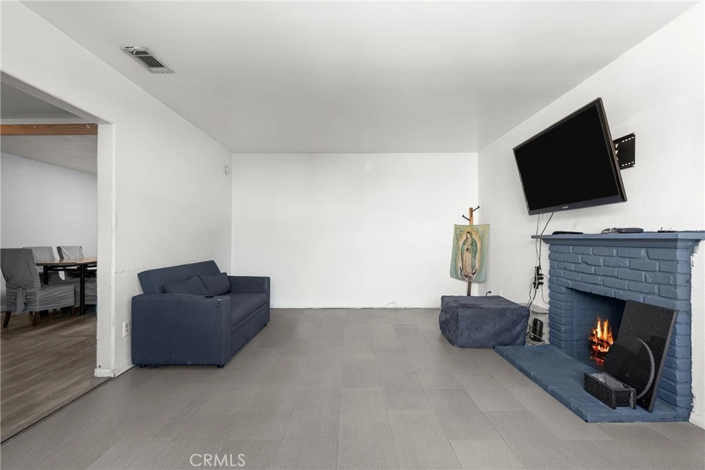 Interior 3