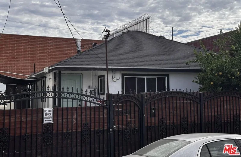 1554 E 24th Street photo 2