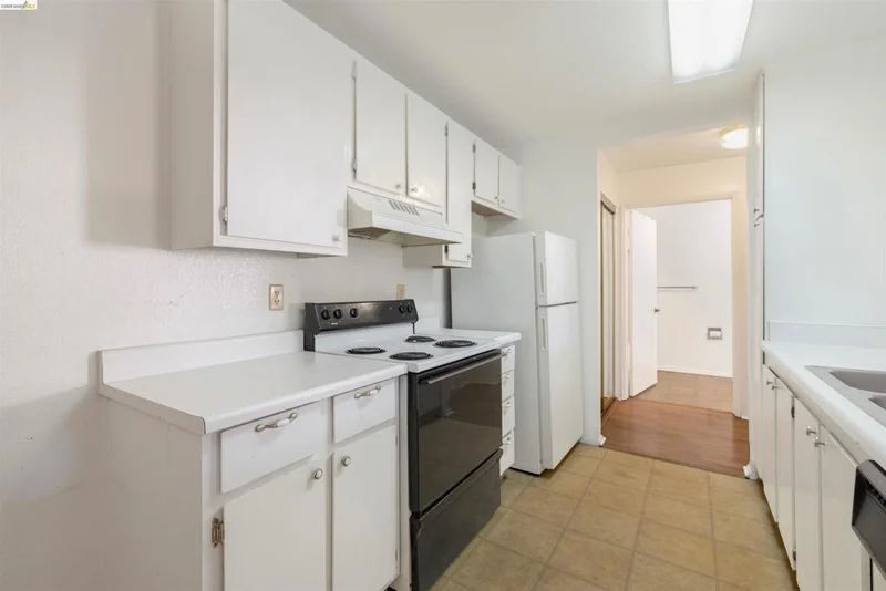 Photo 2 of 5 Lancaster Cir 121