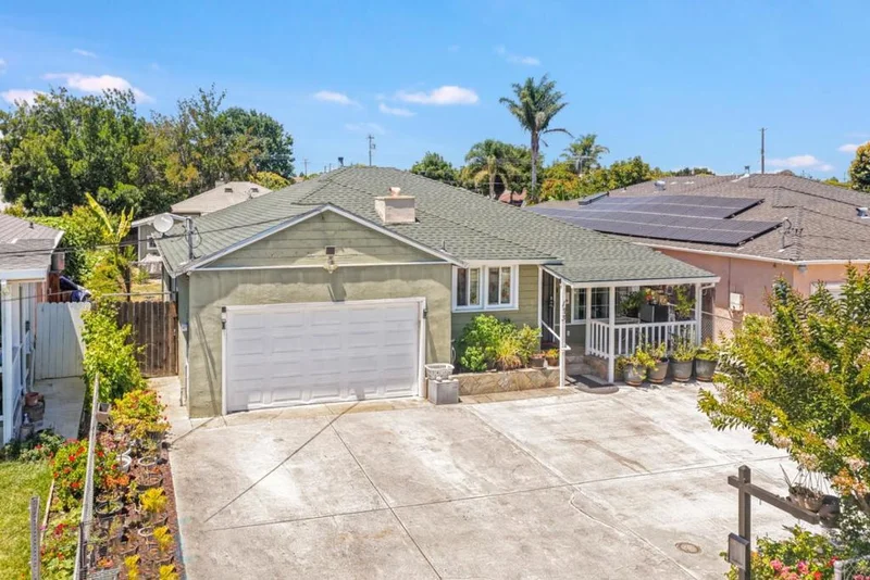 123 Gardenia Way