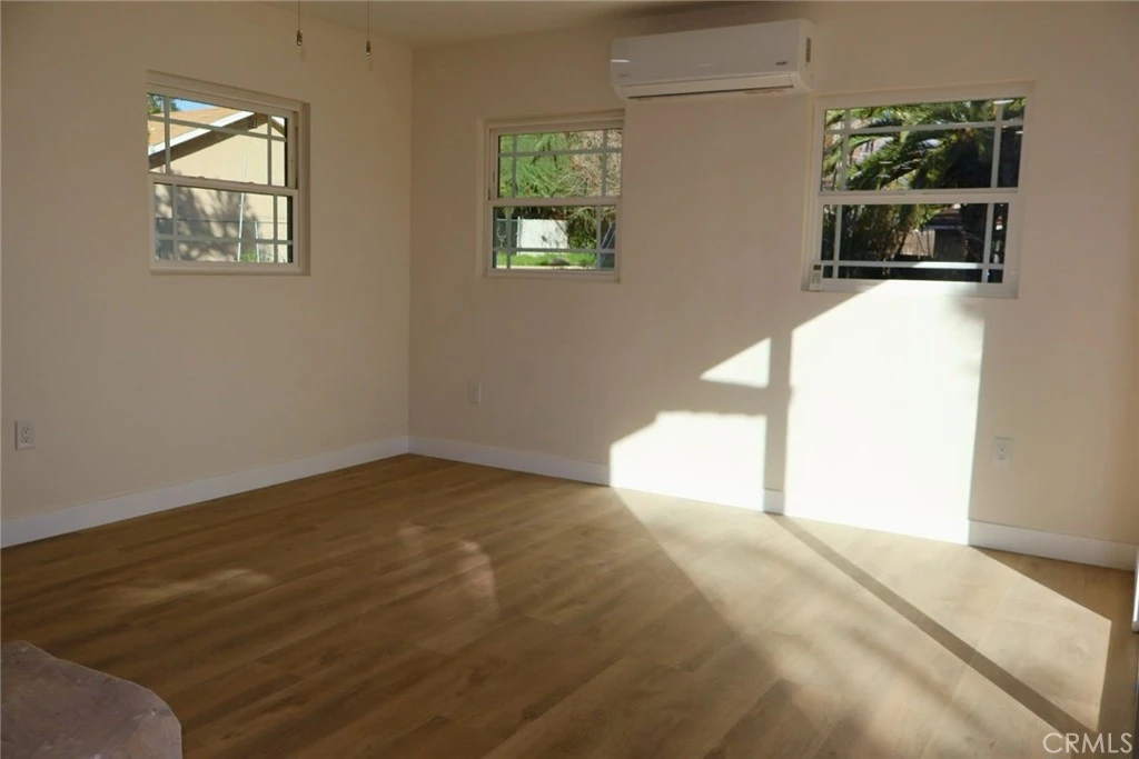 Interior 4