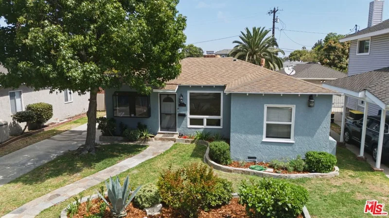 801 W Columbia Street photo 2