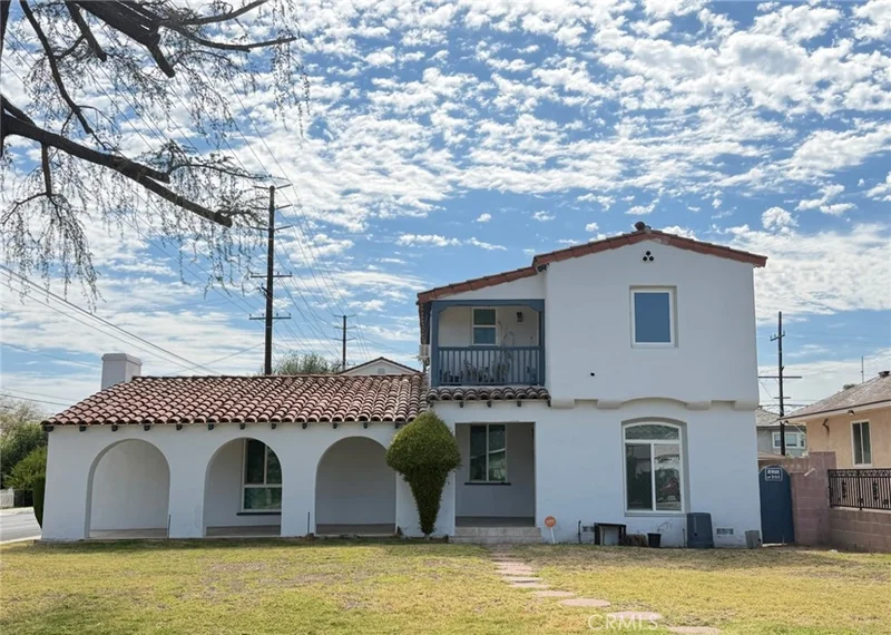 5703 Golden West