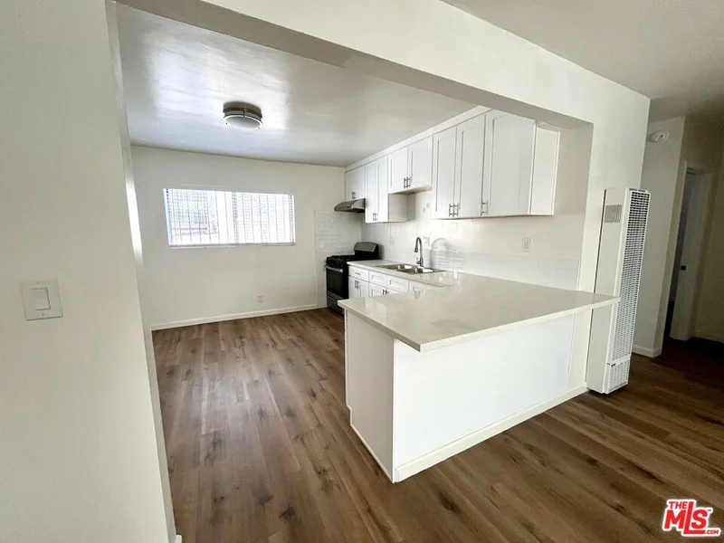 829 Alpine Street 2, Los Angeles, CA 90012