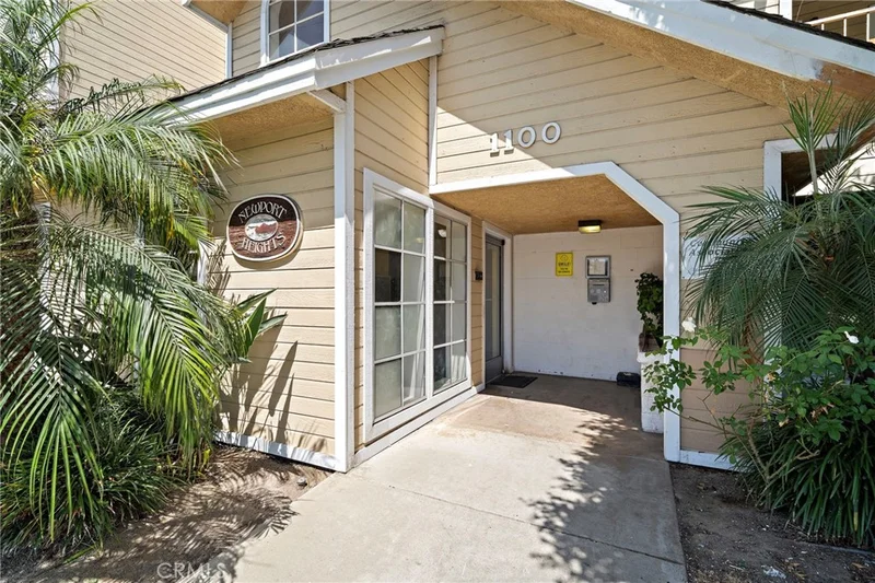1100 Newport Avenue 404