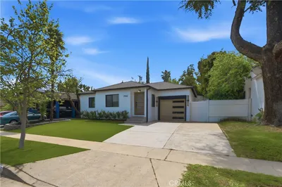 17420 Collins