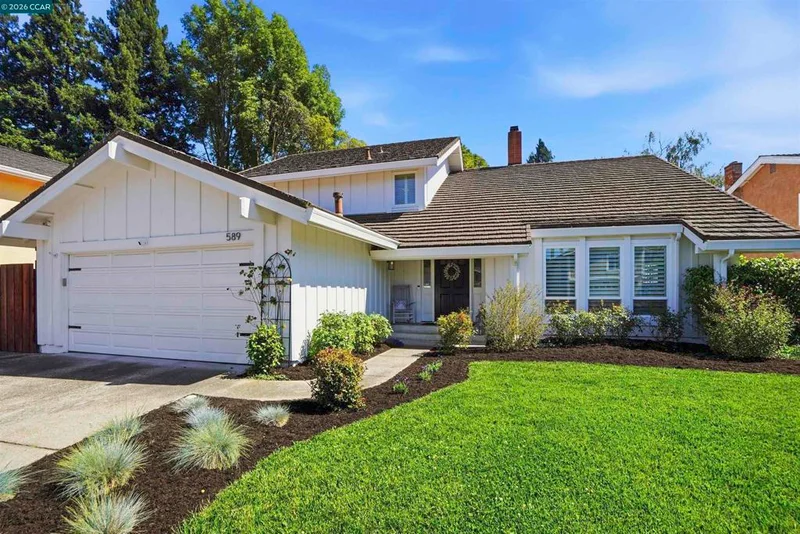 589 Zephyr Cir