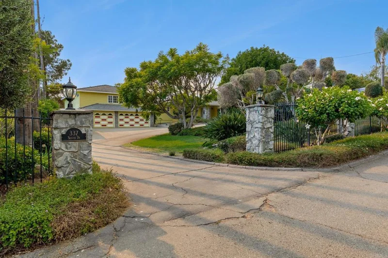 337 Skyline Drive, Vista, CA 92084