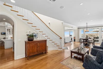 1550 E Oceanfront photo 2