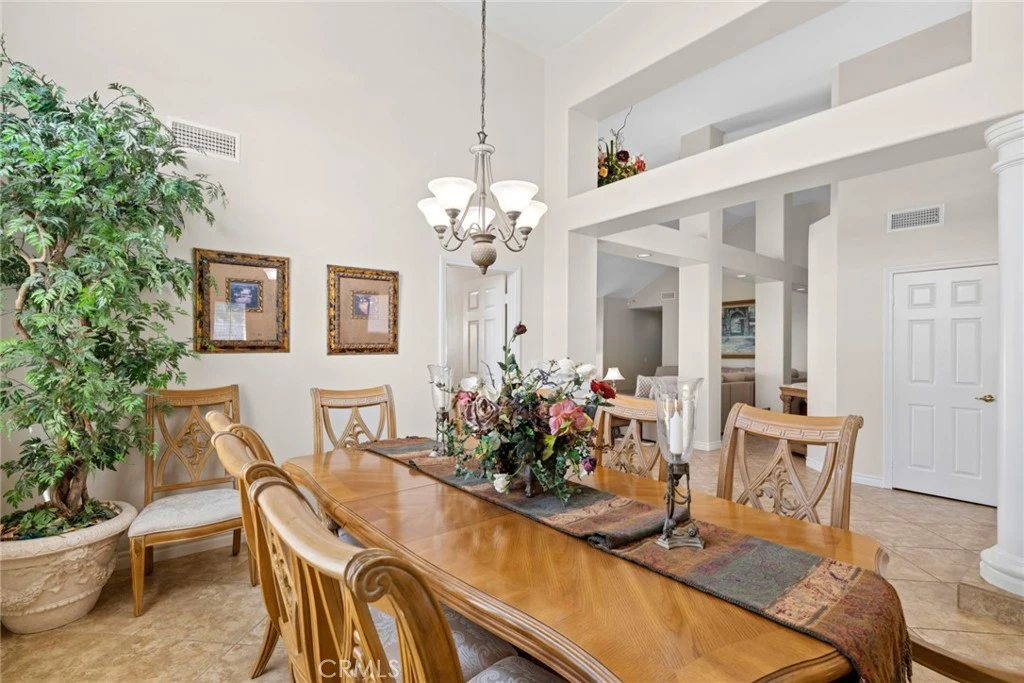 Interior 4