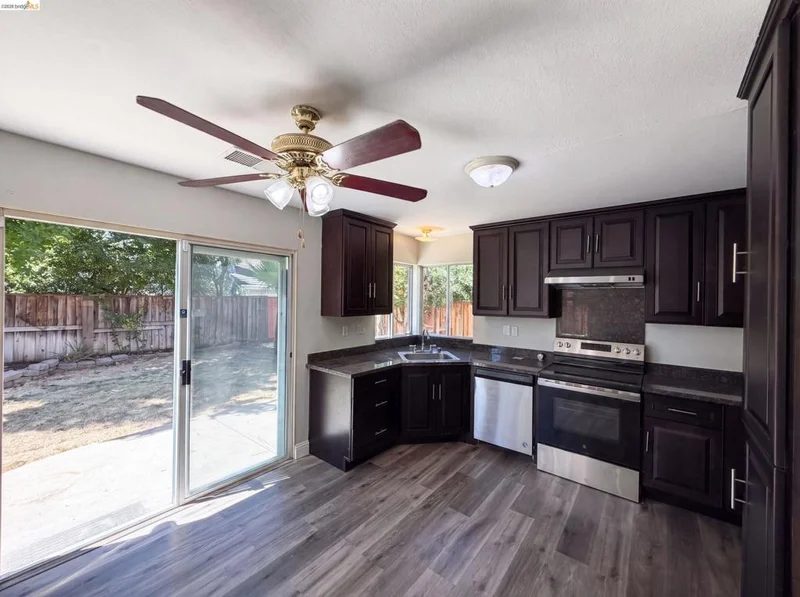 Photo 2 of 5150 Brookfield Ct