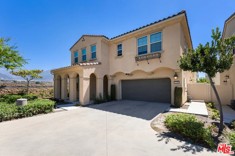 1640 Santa Fe Place photo 2