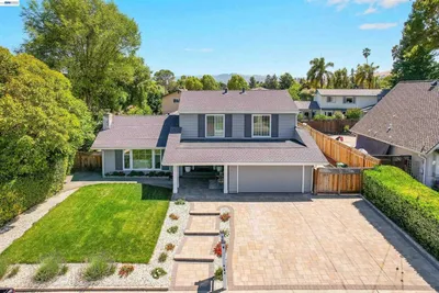 9519 Broadmoor Dr