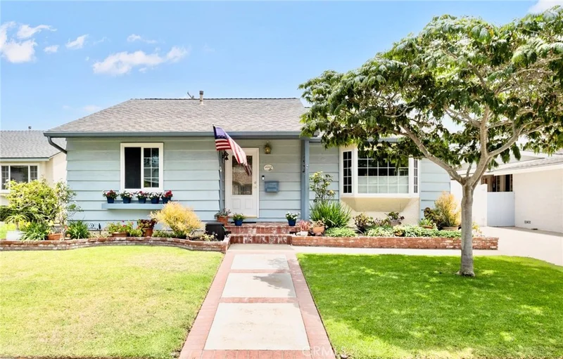 21310 Ladeene Avenue photo 2