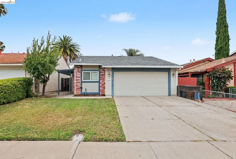 2416 Redwood Dr