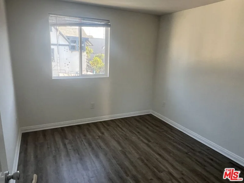 223 E 30th Street photo 2