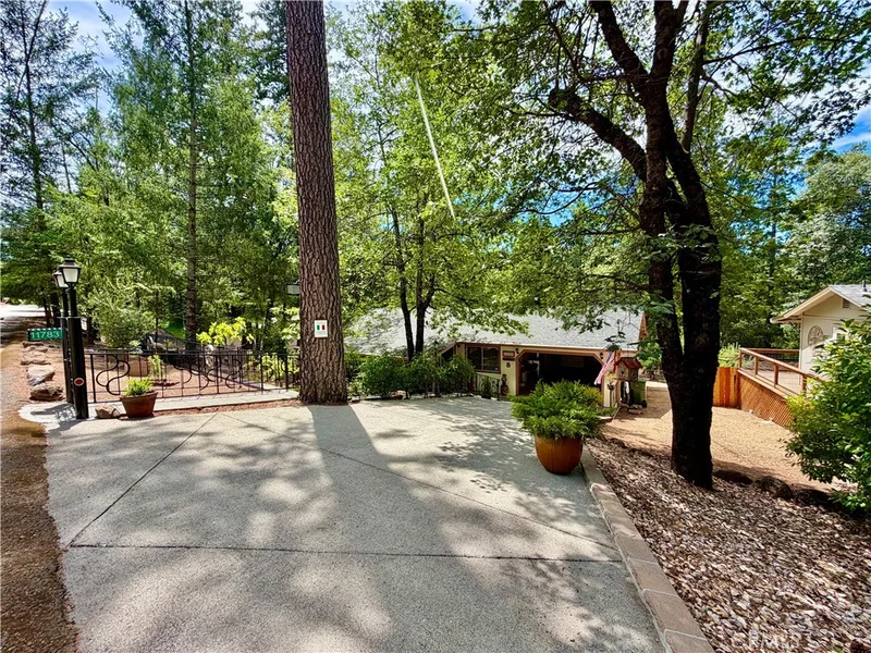 11783 Western Pine Road